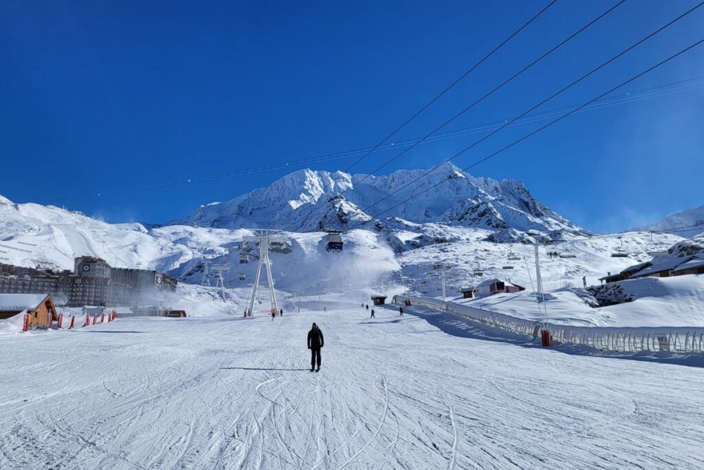 Scenic winter slope ordinary route limousine tour